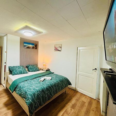 Cozy&Calm Room With Ensuite Heers Buitenkant foto