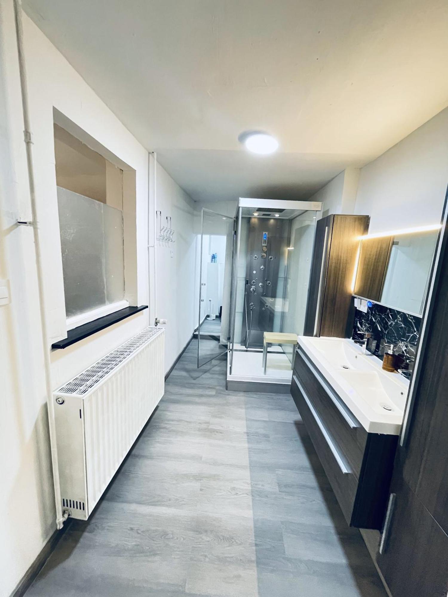 Cozy&Calm Room With Ensuite Heers Buitenkant foto