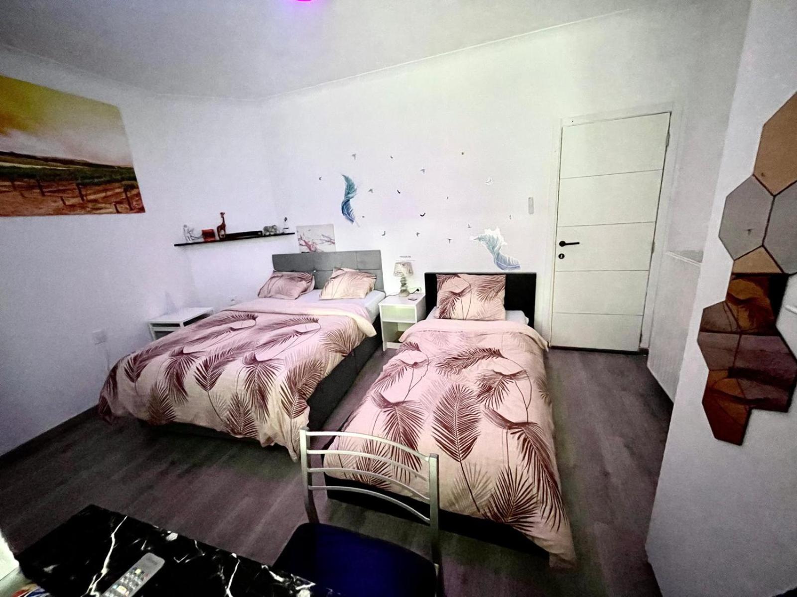 Cozy&Calm Room With Ensuite Heers Buitenkant foto