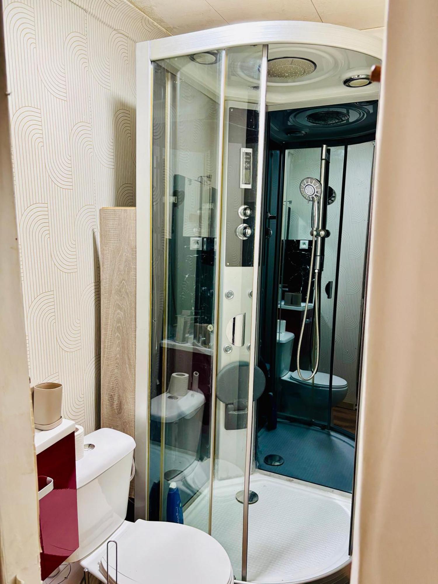 Cozy&Calm Room With Ensuite Heers Buitenkant foto