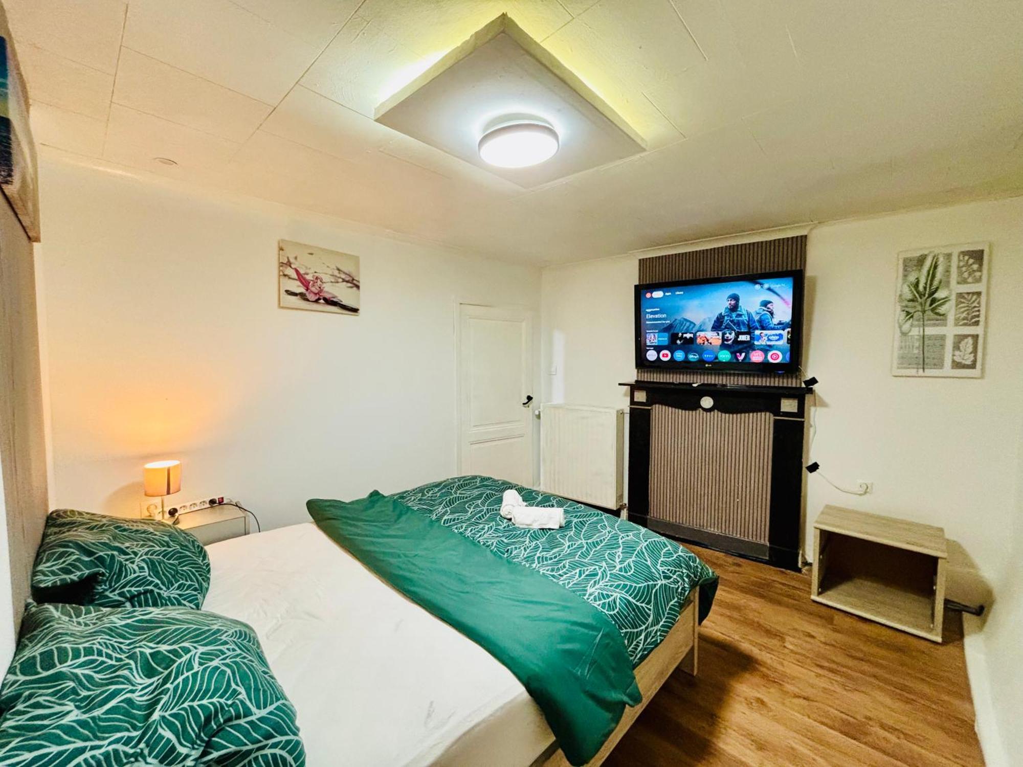 Cozy&Calm Room With Ensuite Heers Buitenkant foto